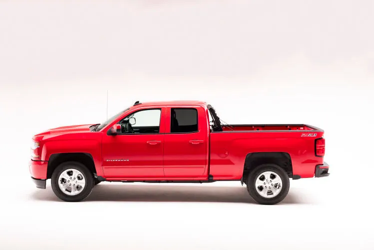 BAKFlip MX4 Truck Bed Cover 2004-2013 Chevrolet Silverado/GMC Sierra 5' 9"