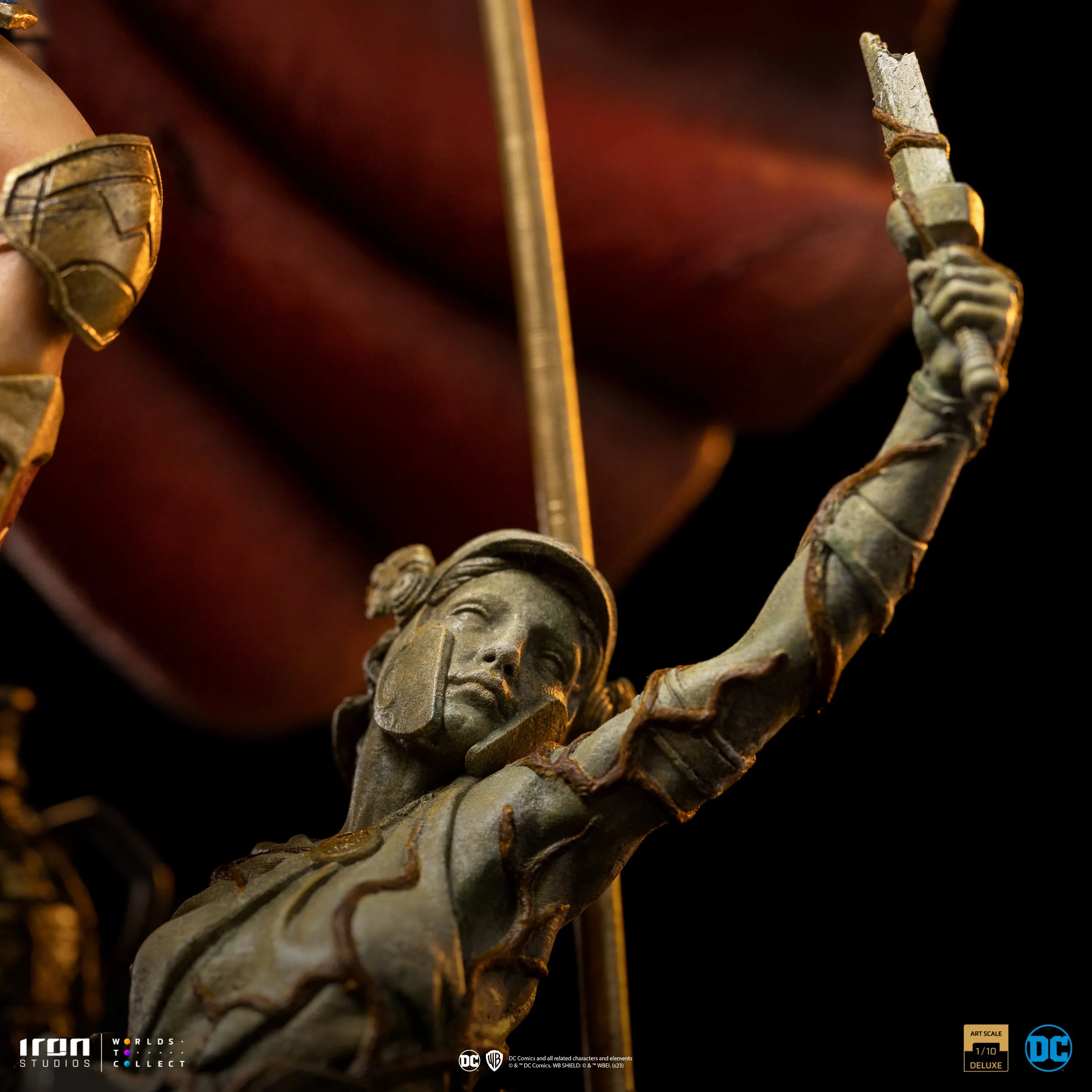 Wonder Woman Unleashed BDS Art Statue by Iron Studios